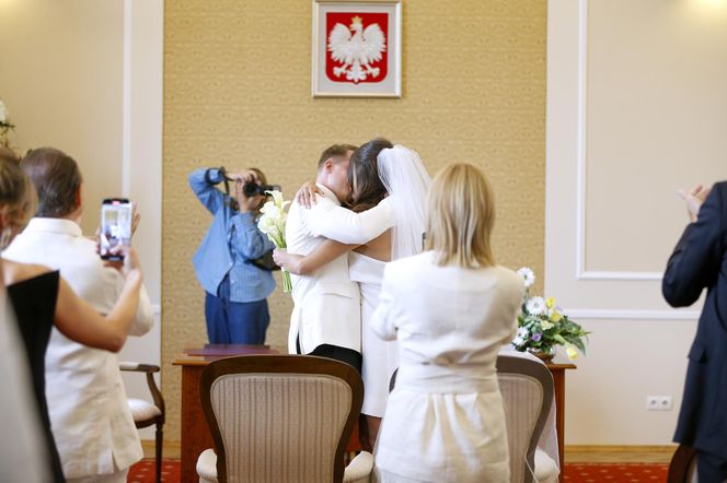 Ślub jak z bajki! Syn Marioli Bojarskiej-Ferenc powiedział tak. Panna młoda nie ukrywała brzuszka