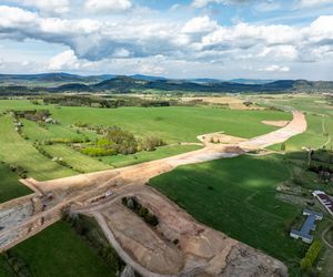Trwa budowa autostrady D11 Trutnov - Lubawka. Tak wygląda obecnie plac budowy