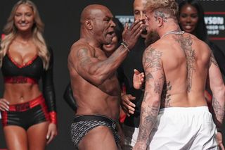 Mike Tyson vs Jake Paul 2024: WYNIK i SKRÓT WALKI. Kto wygrał Tyson czy Paul?