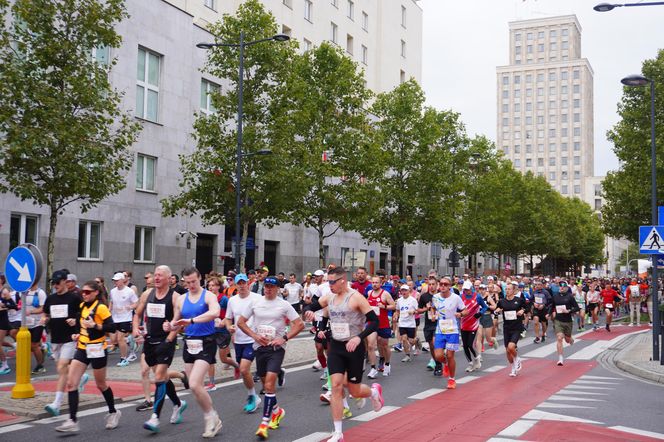 Uczestnicy Maratonu Warszawskiego 2025