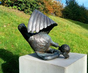 Rzeźby Marianów w Kołobrzegu