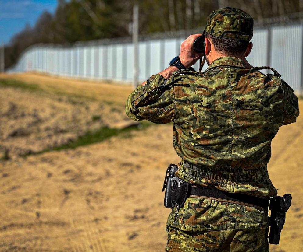 Dwaj żołnierze ranni po starciu z migrantami. Szturm na polską granicę 