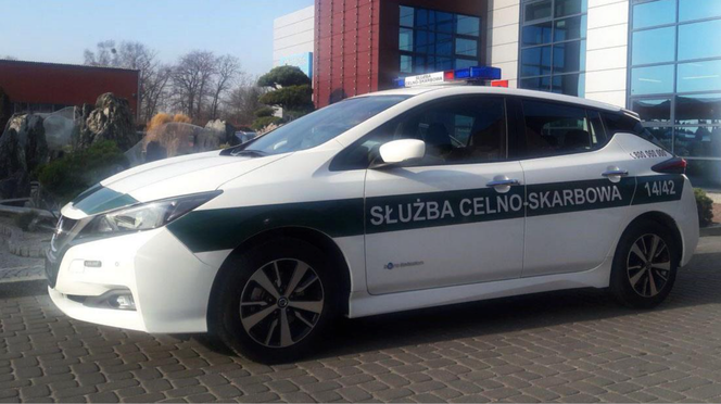 Krajowa Administracja Skarbowa ma nowe hybrydowe i elektryczne radiowozy