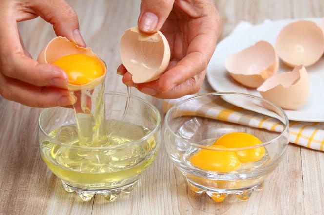 Co zrobić z białek? 7 słodkich pomysłów na wykorzystanie białek jaj