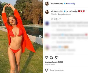 Emerytka Liz Hurley wygina się w bikini. Pozuje w luksusowej willi ojca kontrowersyjnej gwiazdy