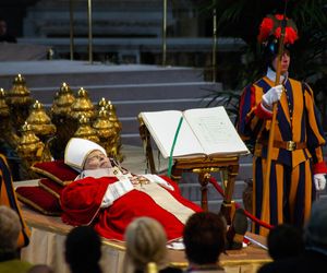 Tak wyglądał pogrzeb Jana Pawła II w Watykanie