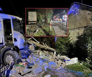 Tragedia pod Grójcem. Kierowca tira wjechał w budynek. Mężczyzna nie miał szans