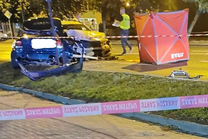 W wypadku na ul. Warszawskiej jedna osoba zginęła na miejscu. Łącznie pięć zostało przetransportowanych do szpitala