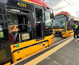 Zderzenie dwóch tramwajów w Warszawie. Wiele osób rannych