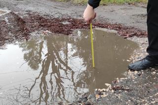 Fatalny stan dróg na Sikawie. Mieszkańcy nie mogą się doczekać remontu