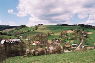 To dawna wieś biskupia w Małopolsce. Kiedyś sprowadzano do niej wino z Węgier