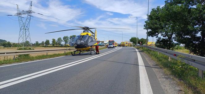 Poważny wypadek na DK 8 w Ząbkowicach Śląskich. 6 osób poszkodowanych 