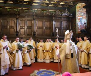 Kraków. Abp Marek Jędraszewski wyświęcił nowych księży. Chętnych więcej niż rok temu