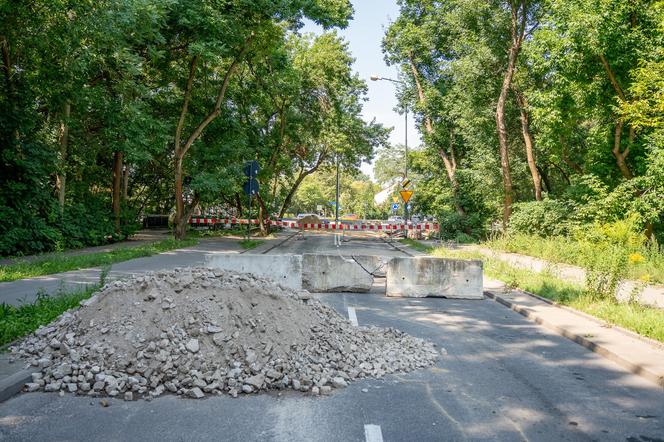  Nawałnica uszkodziła most na Siewnej w Łodzi.