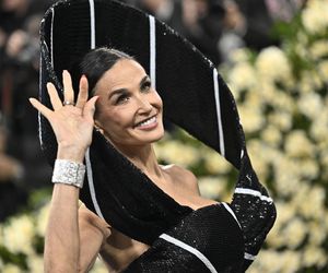 Met Gala 2025: Demi Moore zaskoczyła stylizacją. Suknia jak… krawat! To prawdziwe dzieło sztuki