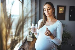 Popularny suplement może szkodzić ciąży. Nieoczekiwane wyniki badań