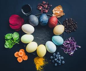 Naturalne barwniki do jajek. Pisanka wielkanocna DIY