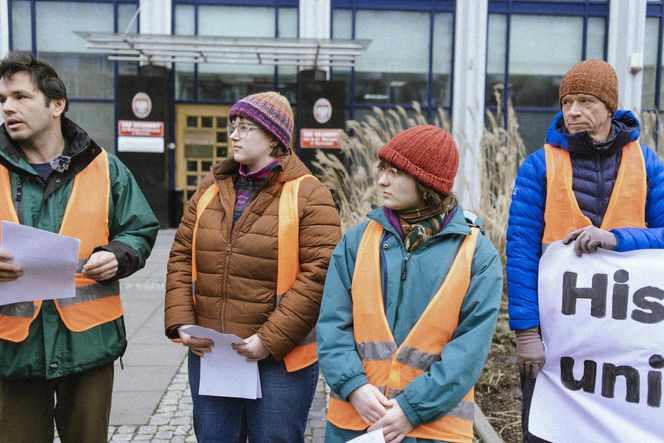 Kilkudziesięciu aktywistów stanie przed sądem. Ostatnie Pokolenie szykuje się na procesy za blokady warszawskich ulic