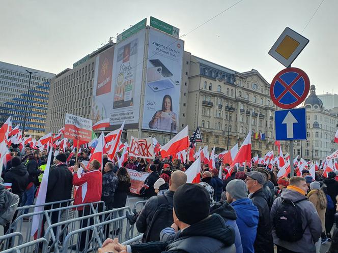 Pierwsi uczestnicy Marszu Niepodległości 2021