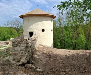 Baszta w Nowych Kicharach (gm. Dwikozy) po remoncie