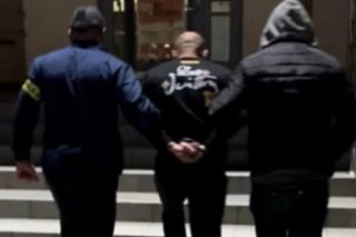 Gdańsk. Atak pseudokibiców na meczu Stoczniowca z Sokołem Bożepole. Policja zatrzymała dwóch mężczyzn [ZDJĘCIA].