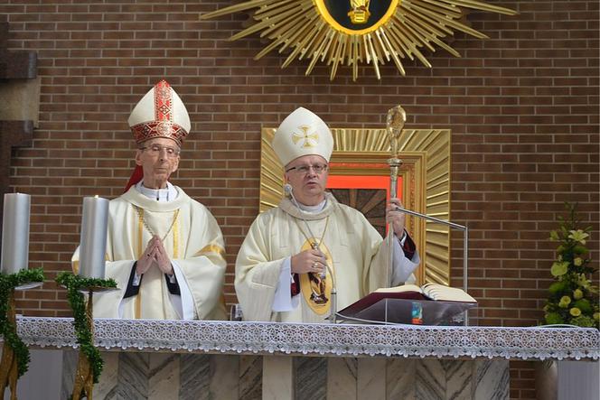 Biskup Andrzej Czaja zakażony koronawirusem