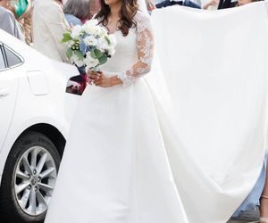 Porównaliśmy suknie ślubne córek prezydentów