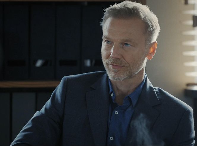 M jak miłość, odcinek 1885. Andrzej Budzyński (Krystian Wieczorek)