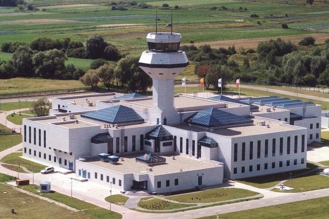 Lotnisko Chopina w Warszawie dziś i kilkadziesiąt lat wcześniej
