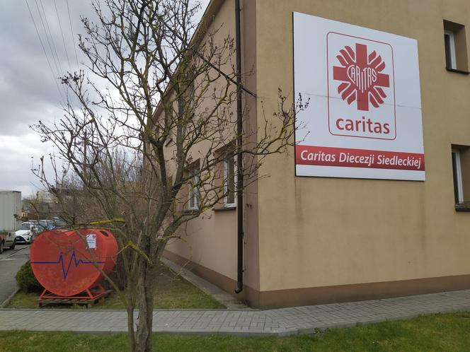 Siedziba główna Caritas Diecezji Siedleckiej znajduje się przy ul. Budowlanej 1 w Siedlcach