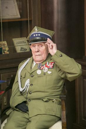 Pułkownik Kazimierz Klimczak skończył 108 lat. To najstarszy żyjący powstaniec warszawski