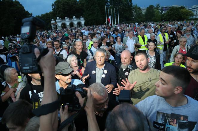 kontrmanifestacja miesięcznica