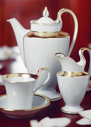 Porcelana Furstenberg. Serwis Empire z 1805 r. w klasycznej dekoracji Melos. 