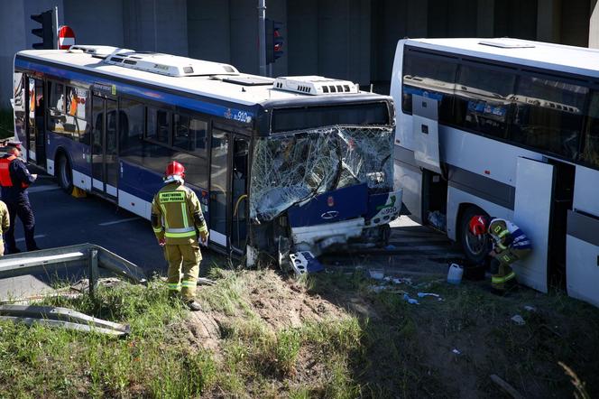 Kierowca autobusu MPK zginął po zderzeniu z innym autobusem