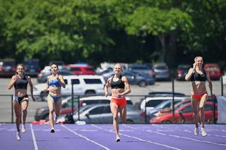 Przed bitwą o medale najadły się burgerów