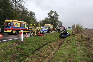 Volkswagen z trójką nastolatków roztrzaskał się na Powiślu Dąbrowskim. Dwie osoby były nietrzeźwe