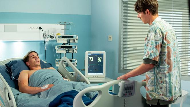 Barwy szczęścia, odcinek 2581: Tomasz Kępski (Jakub Sokołowski), Wiktor (Grzegorz Kestranek)