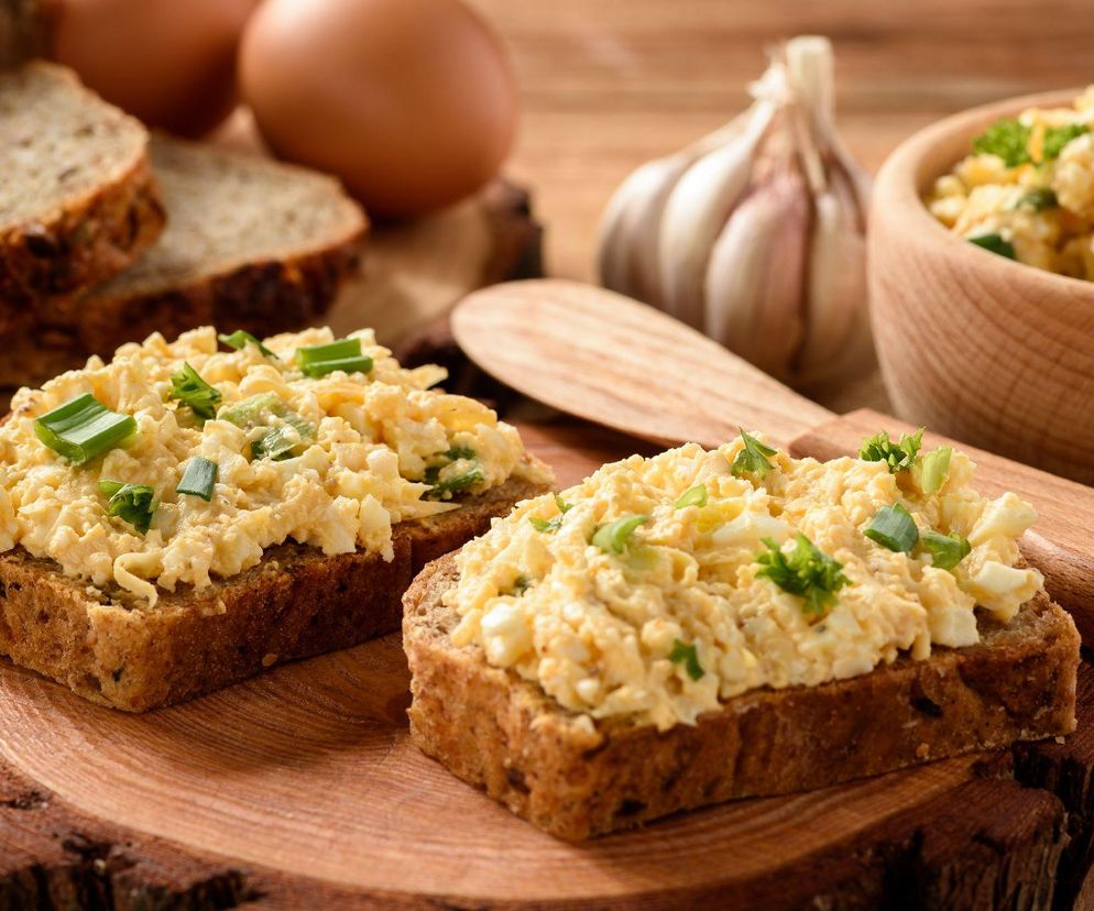 pasta jajeczna z twarogiem i chrzanem