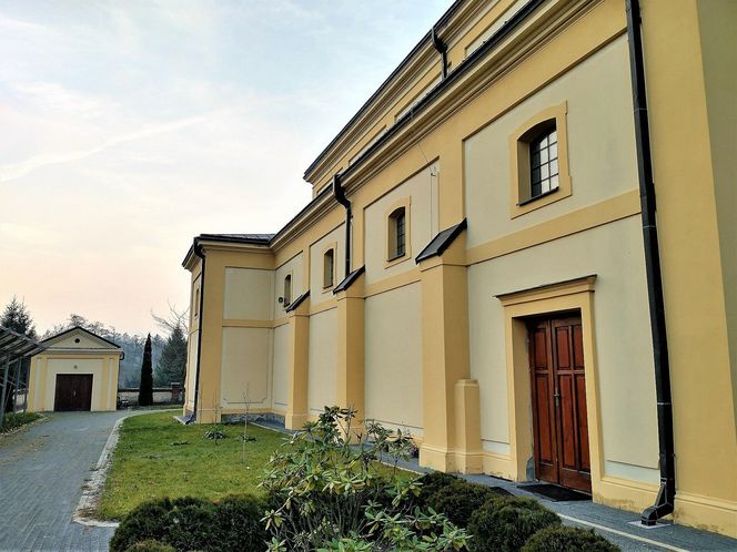 Godzinę od Warszawy leży „największy sad Europy”. To tu zabłądził sam król Kazimierz