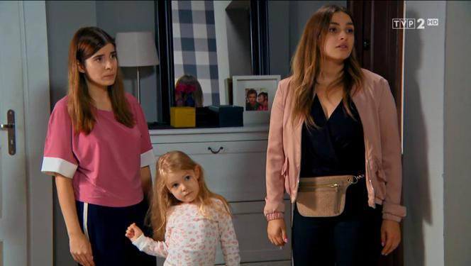 Barwy szczęścia, odc. 2213. Marysia (Antonina Niewiarowska), Klara (Olga Jankowska), Agata (Natalia Zambrzycka)