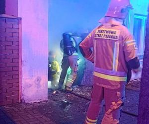 Pożar w Częstochowie. Policjanci uratowali mężczyznę