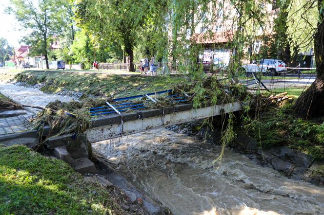 Zniszczenia po nawałnicy, która przeszła przez Rabkę-Zdrój