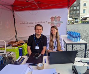 Szachiści opanowali centrum Torunia. Turniej błyskawiczny na Rynku Staromiejskim