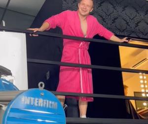 Barwy szczęścia na planie nowej czołówki. Hubert (Marek Molak)