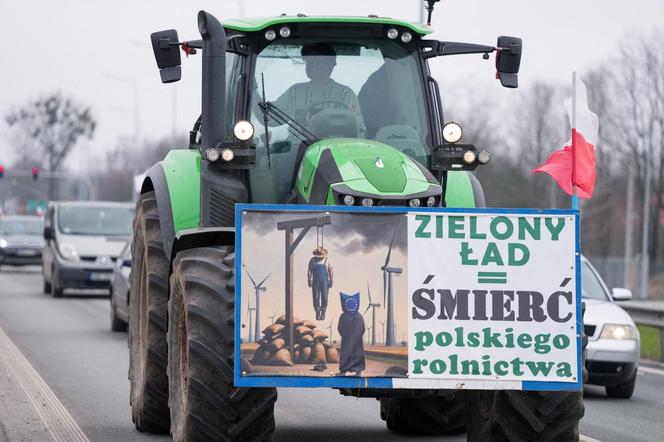 Protest rolników 20.03.2024: Rolnicy zablokowali autostradę A1 i A2. Ogromne utrudnienia!