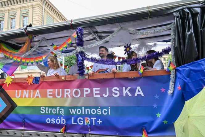 17. Wrocławski Marsz Równości wystartował. Na trasie pojawili się przeciwnicy 