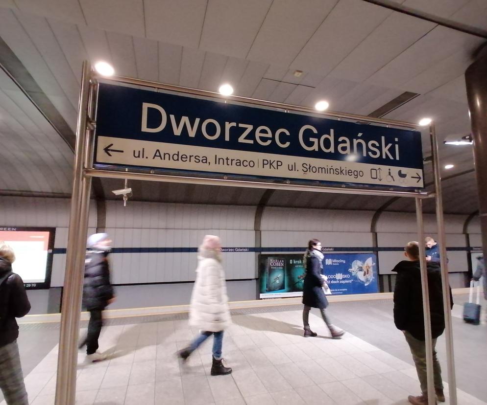 Paraliż w metrze. Kobieta weszła pod jadący pociąg na stacji Dworzec Gdański! Ogromne utrudnienia