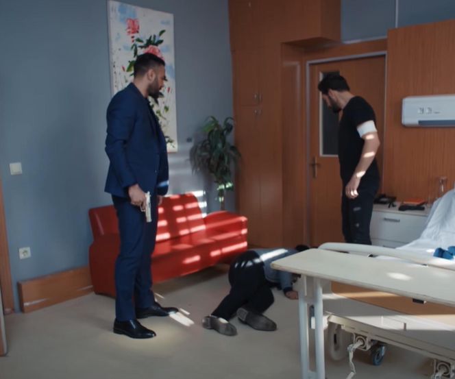 Idris - śmierć. Zdjęcie ze sceny, w której ginie postać z serialu "Emanet"