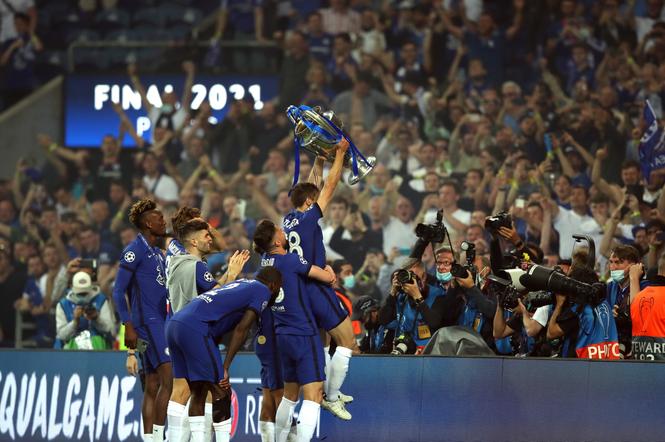 Tak trener, piłkarze i kibice Chelsea Londyn cieszyli się z wygrania Ligi Mistrzów [GALERIA]