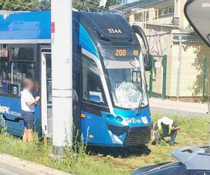 Śmiertelny wypadek na Popowickiej. Rowerzysta wpadł pod tramwaj